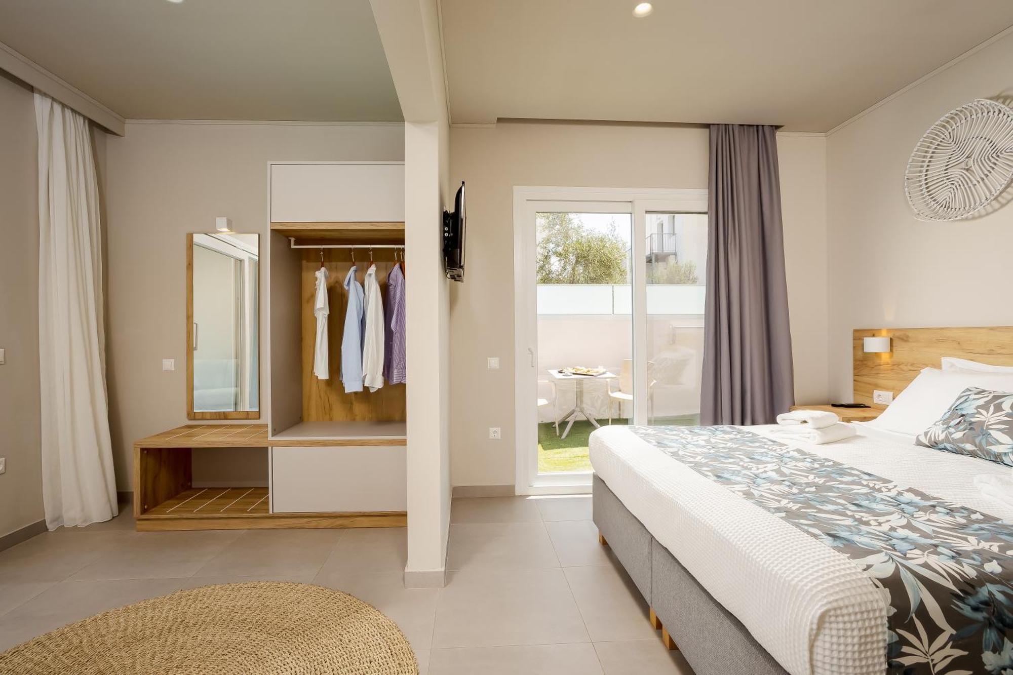 Sarpidon Suites Agia Marina 外观 照片