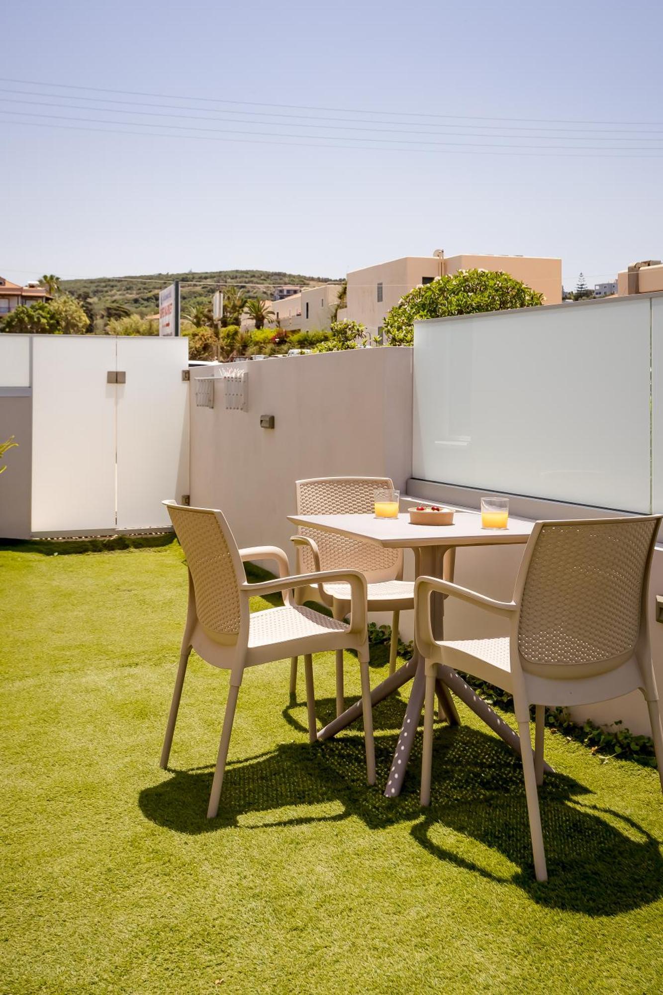 Sarpidon Suites Agia Marina 外观 照片